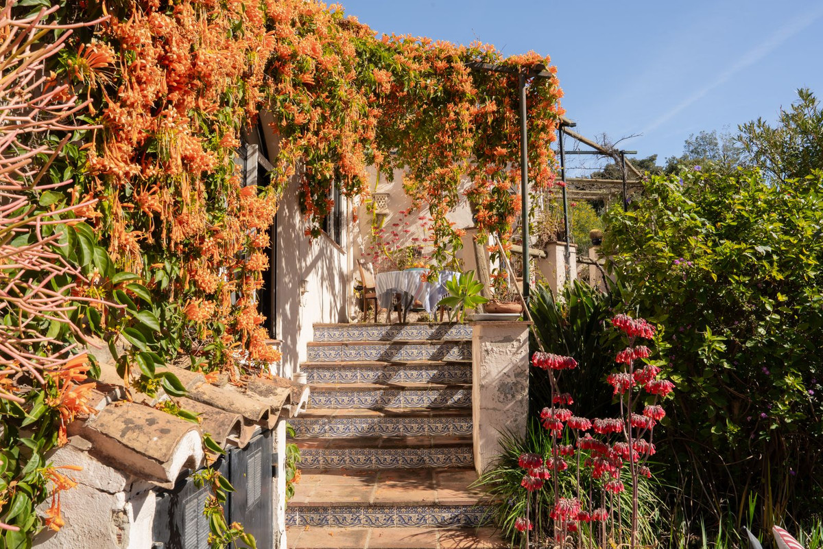 4 Bed Townhouse for sale in Estepona Costa Del Sol, Málaga, Spain