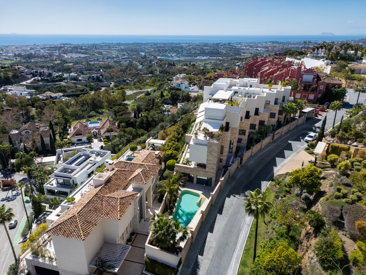 3 Bed Apartment for sale in La Quinta Costa Del Sol, Málaga, Spain