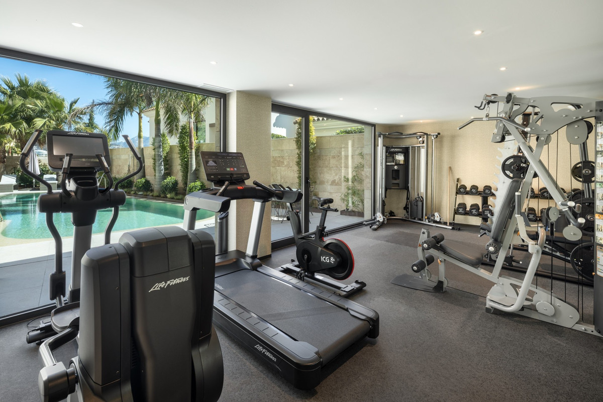 3 Bed Apartment for sale in La Quinta Costa Del Sol, Málaga, Spain