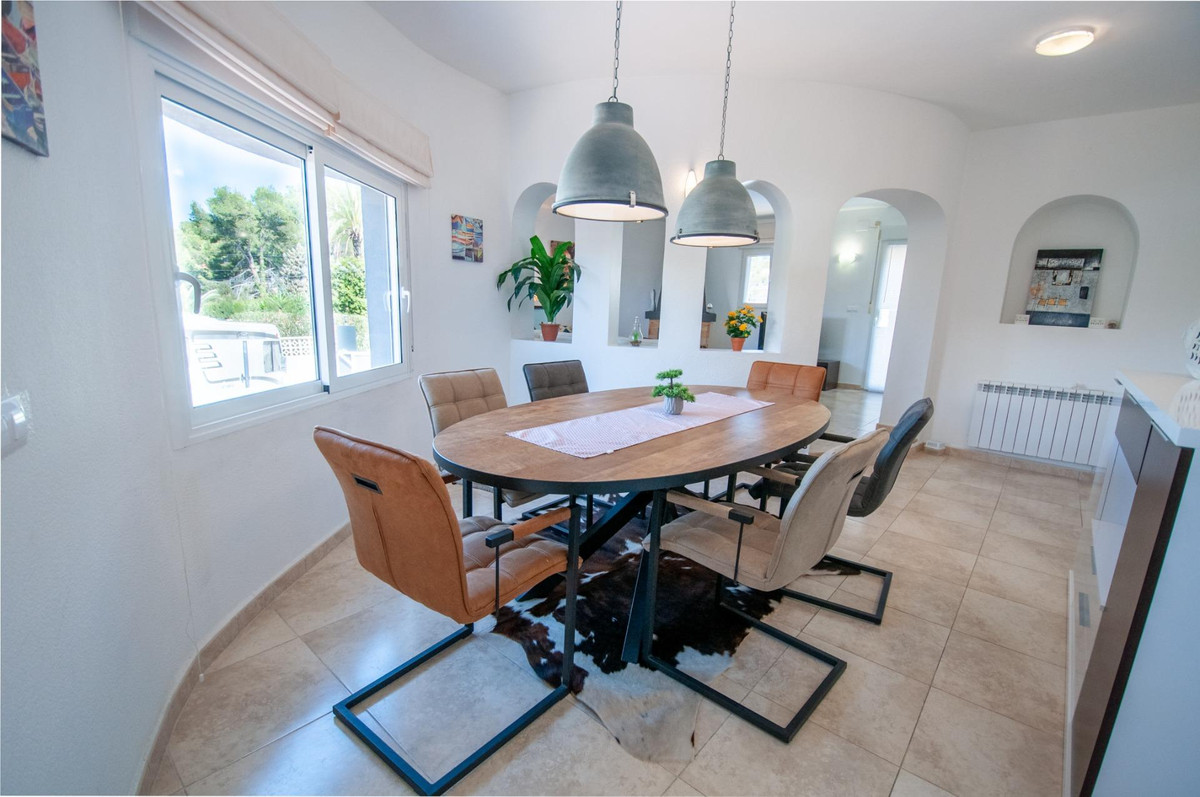 Se vende Villa - Chalet de 6 dormitorios en Costa Blanca, Alicante, España