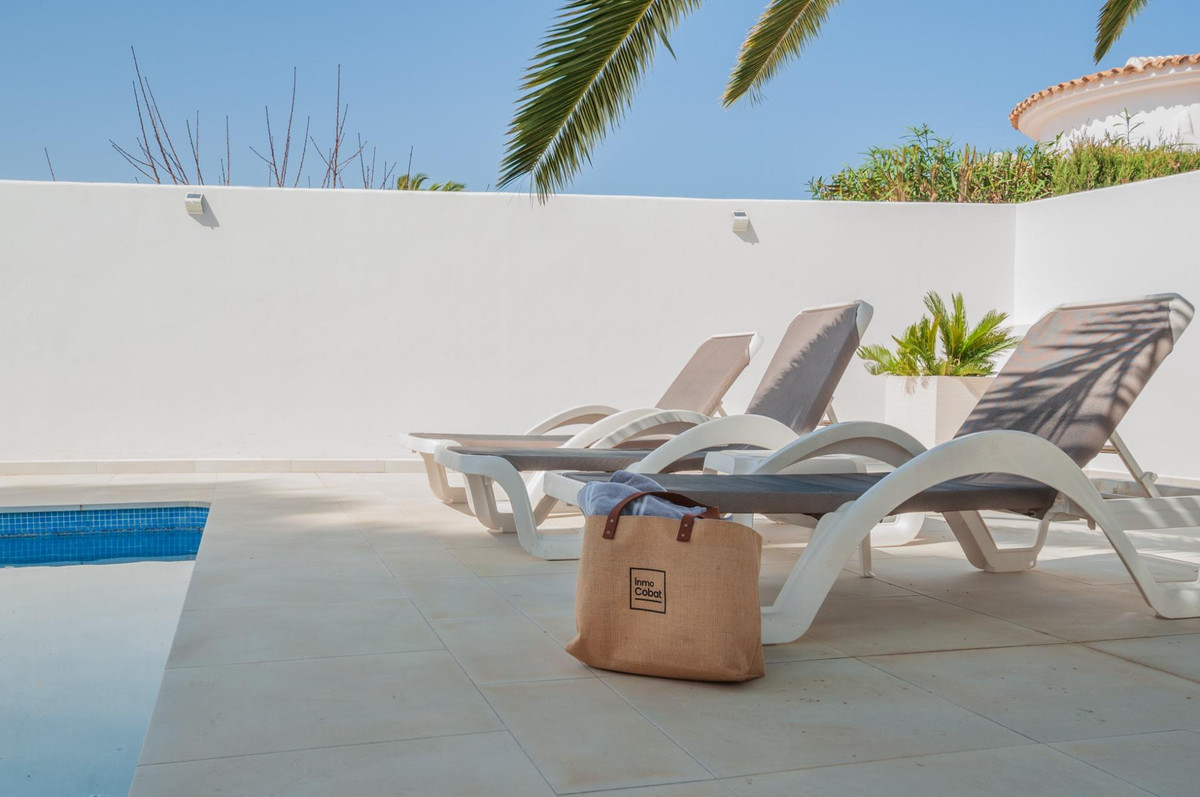Se vende Villa - Chalet de 6 dormitorios en Costa Blanca, Alicante, España