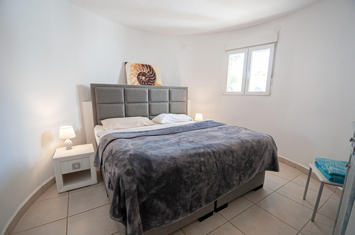 Se vende Villa - Chalet de 6 dormitorios en Costa Blanca, Alicante, España