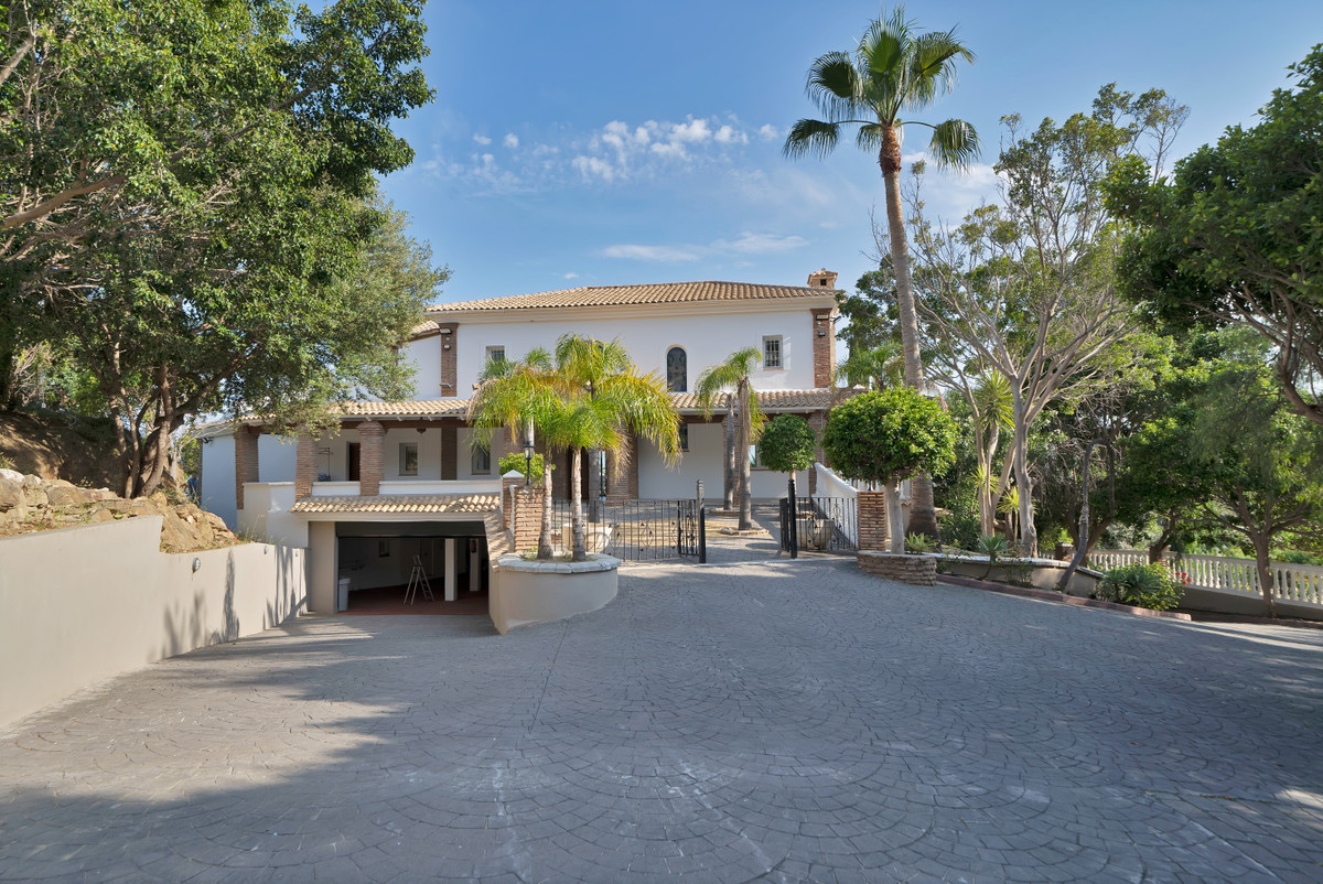 Se vende Villa - Chalet de 9 dormitorios en Costa Del Sol, Málaga, España