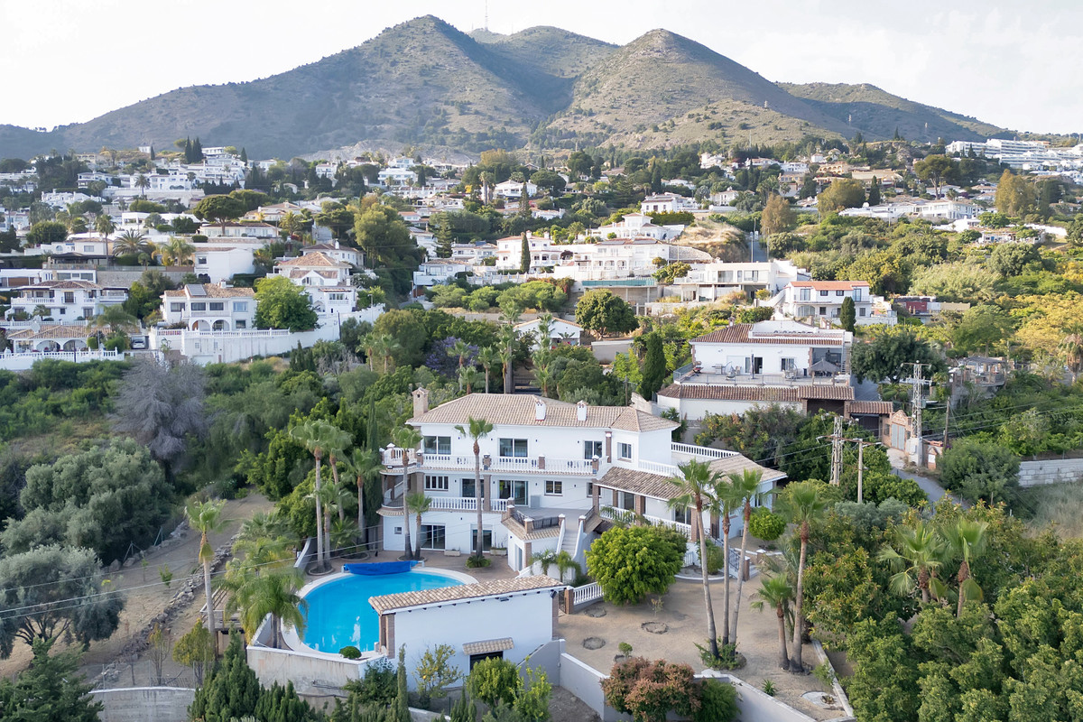 Se vende Villa - Chalet de 9 dormitorios en Costa Del Sol, Málaga, España