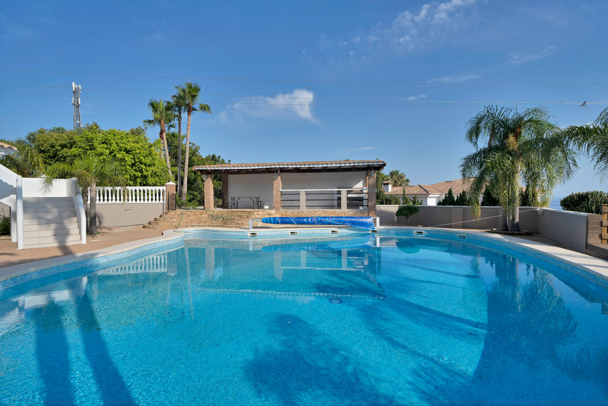Se vende Villa - Chalet de 9 dormitorios en Costa Del Sol, Málaga, España