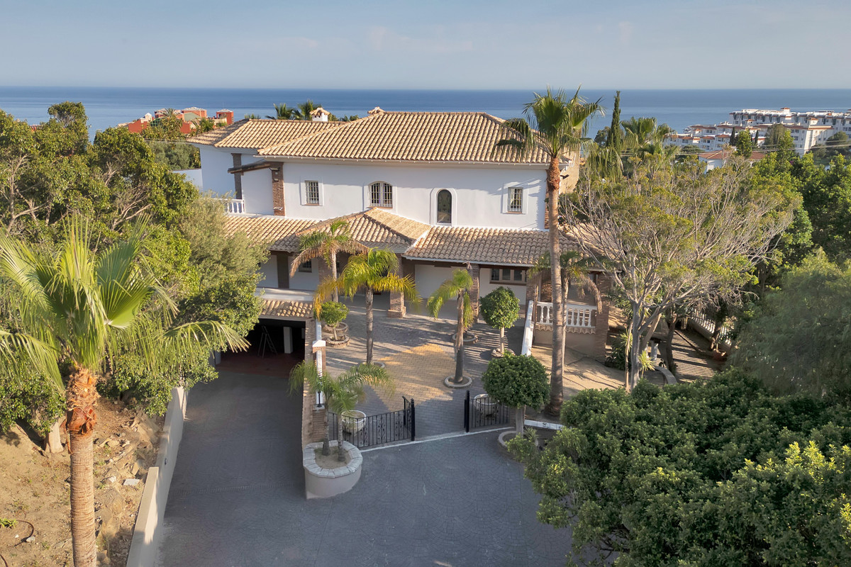 Se vende Villa - Chalet de 9 dormitorios en Costa Del Sol, Málaga, España