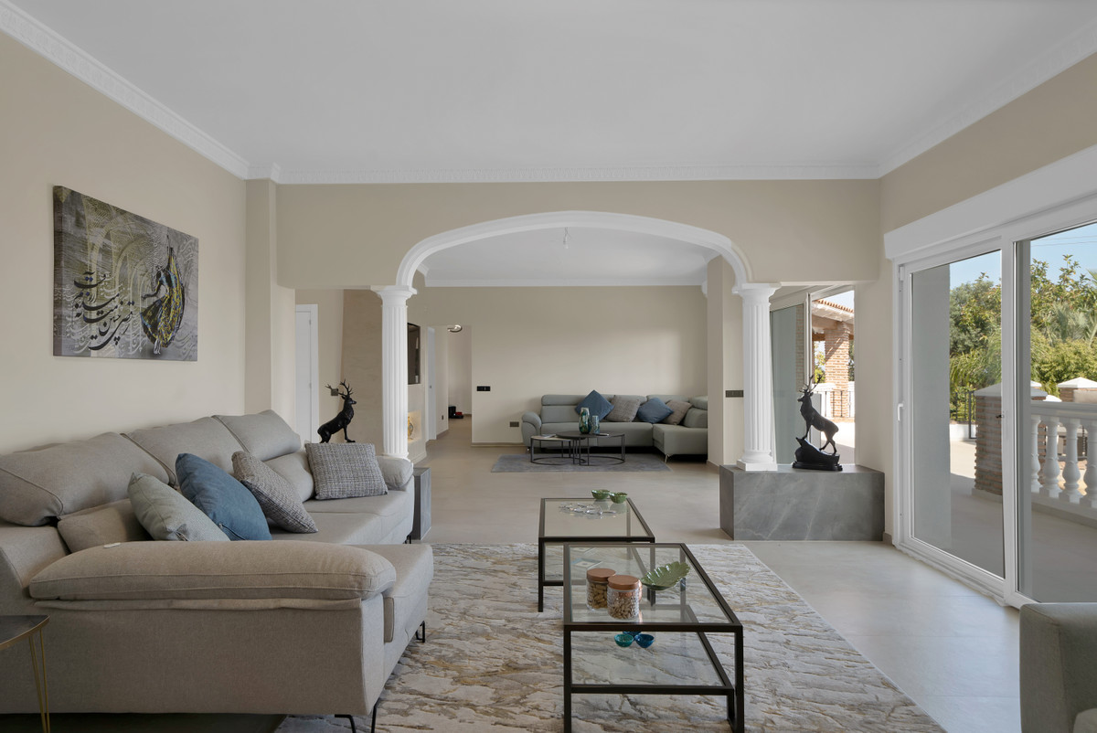 Se vende Villa - Chalet de 9 dormitorios en Costa Del Sol, Málaga, España