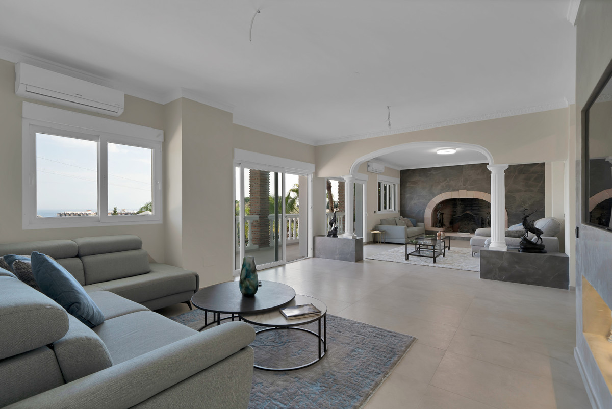 Se vende Villa - Chalet de 9 dormitorios en Costa Del Sol, Málaga, España