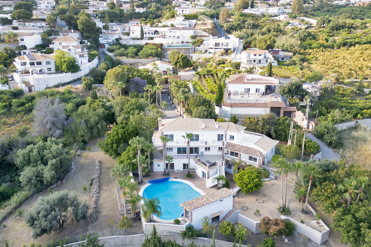 Se vende Villa - Chalet de 9 dormitorios en Costa Del Sol, Málaga, España
