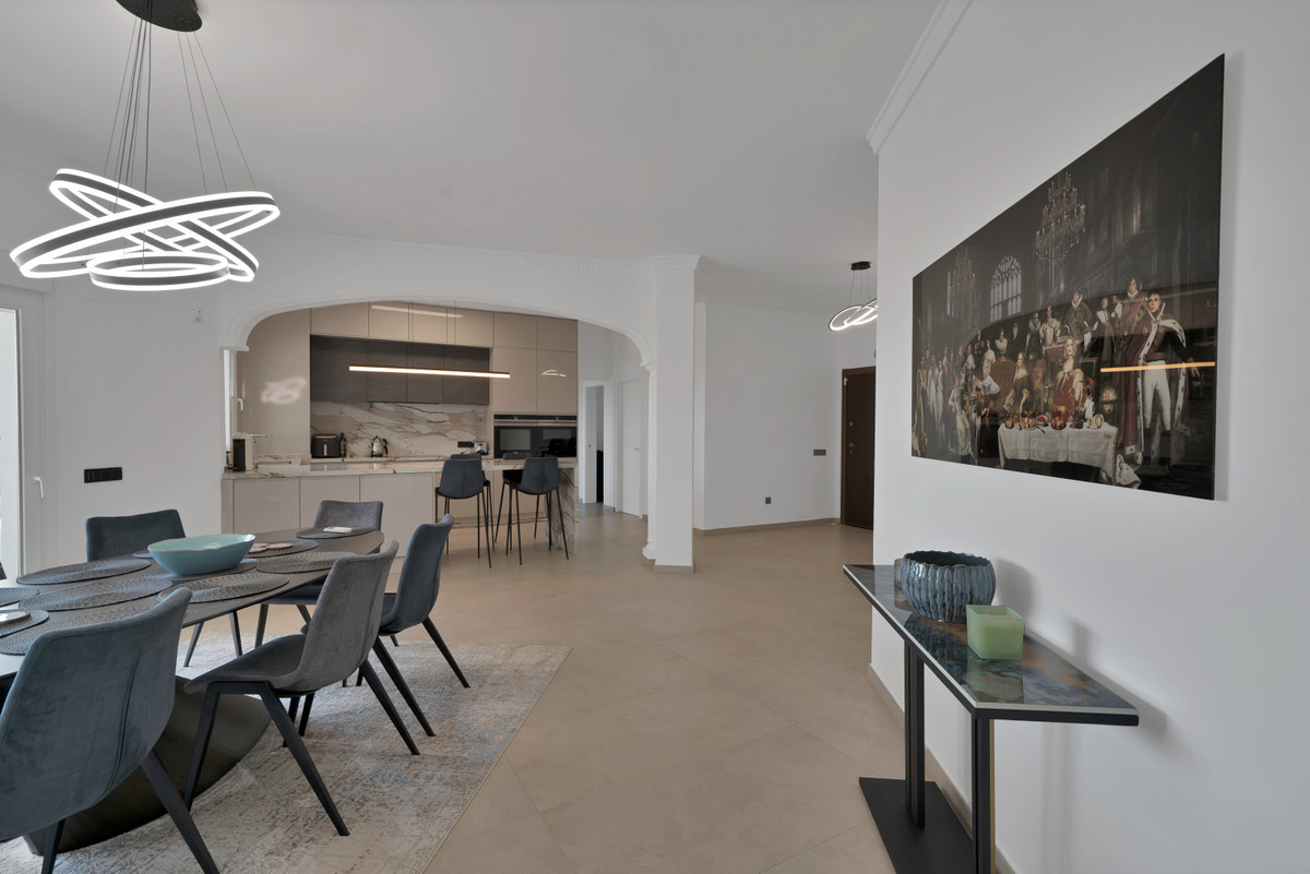 Se vende Villa - Chalet de 9 dormitorios en Costa Del Sol, Málaga, España