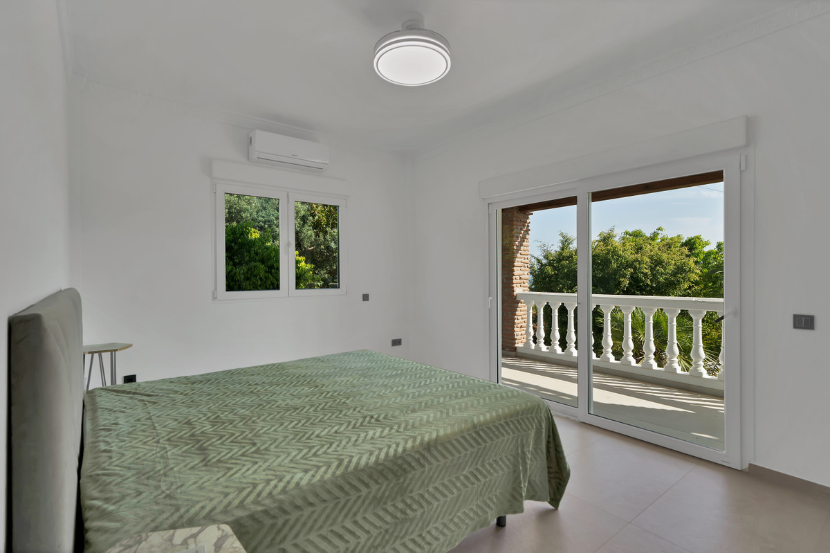 Se vende Villa - Chalet de 9 dormitorios en Costa Del Sol, Málaga, España
