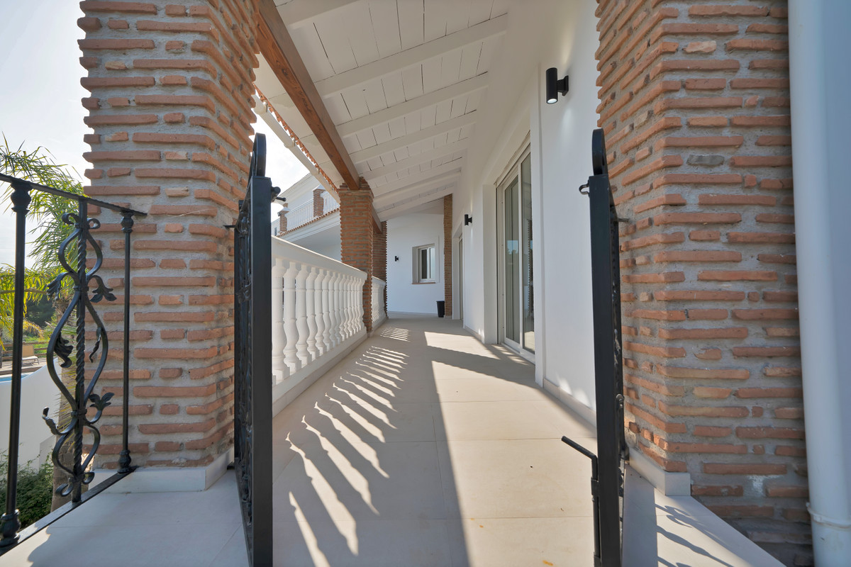 Se vende Villa - Chalet de 9 dormitorios en Costa Del Sol, Málaga, España