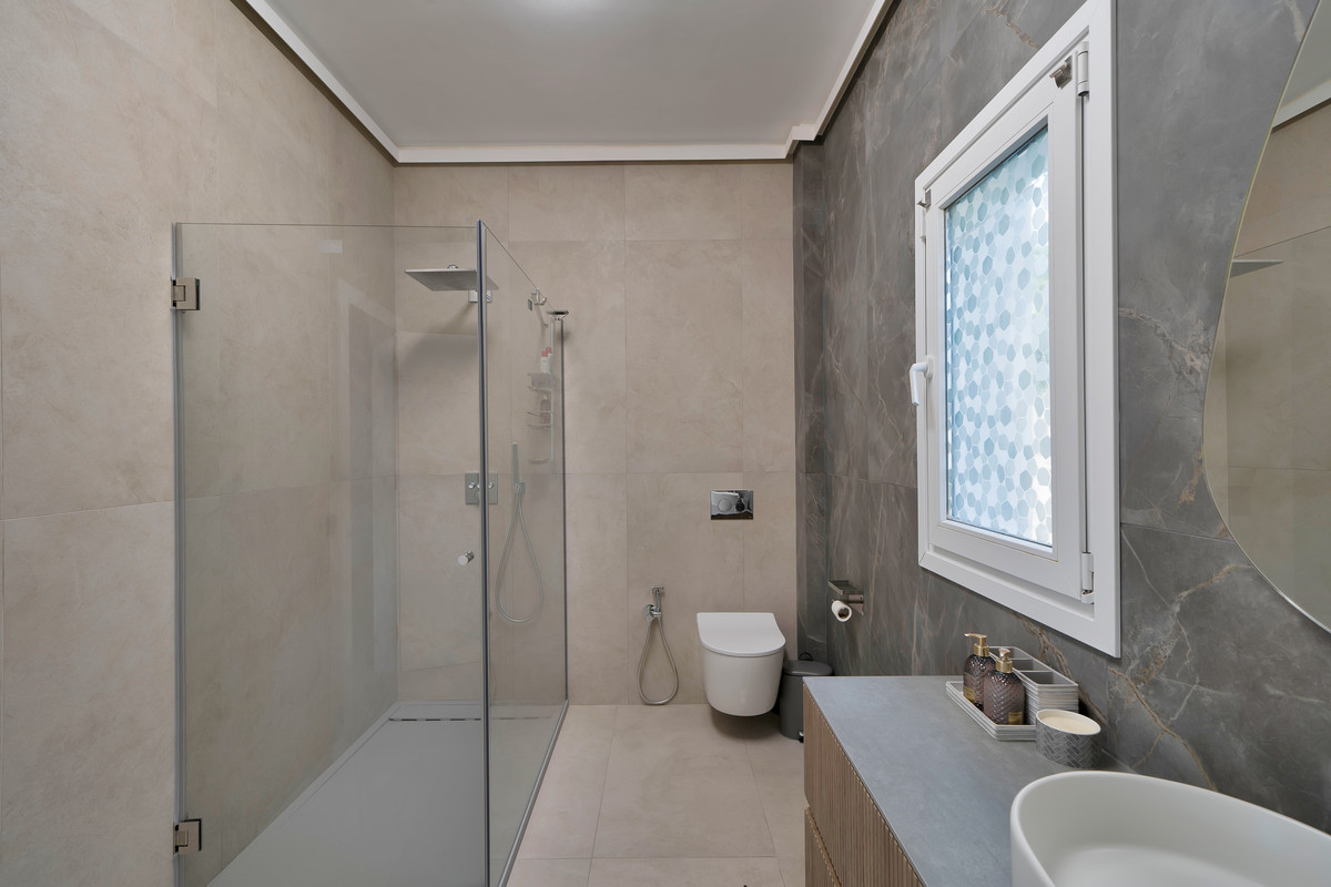 Se vende Villa - Chalet de 9 dormitorios en Costa Del Sol, Málaga, España