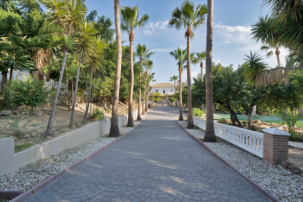 Se vende Villa - Chalet de 9 dormitorios en Costa Del Sol, Málaga, España