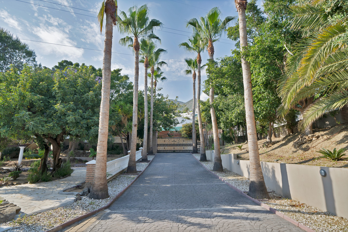 Se vende Villa - Chalet de 9 dormitorios en Costa Del Sol, Málaga, España