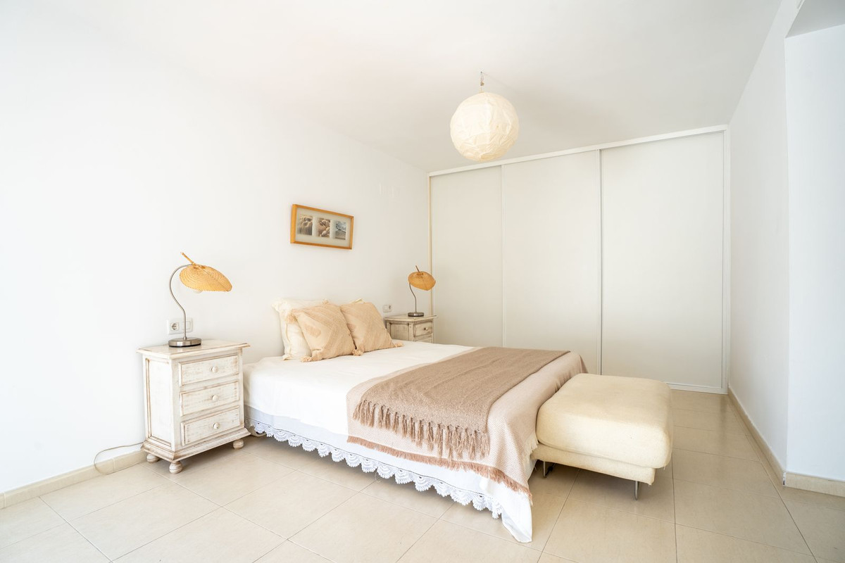 Se vende Apartamento Planta Media de 2 dormitorios en Costa Del Sol, Málaga, España