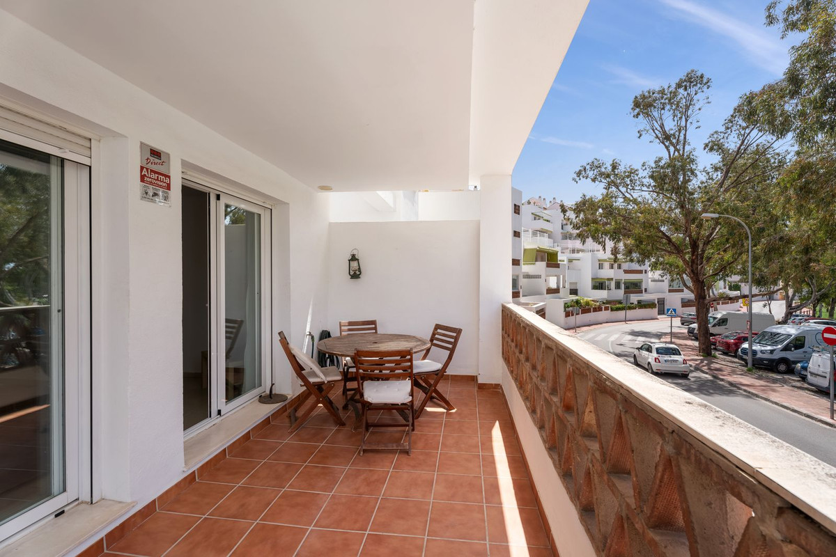 Se vende Apartamento Planta Media de 2 dormitorios en Costa Del Sol, Málaga, España