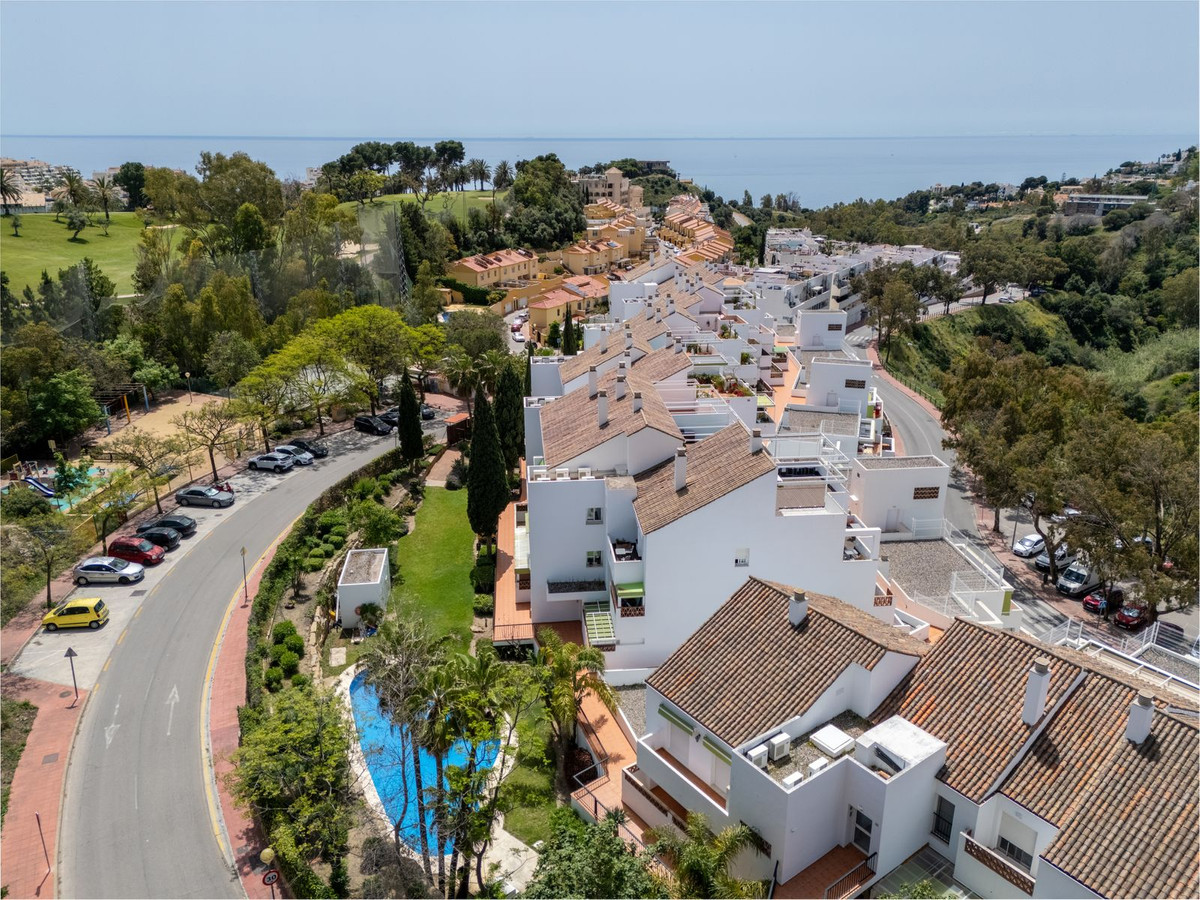 Se vende Apartamento Planta Media de 2 dormitorios en Costa Del Sol, Málaga, España