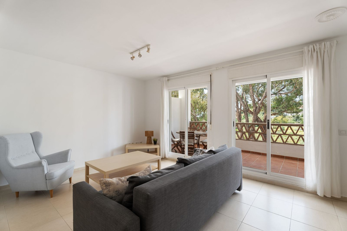 Se vende Apartamento Planta Media de 2 dormitorios en Costa Del Sol, Málaga, España
