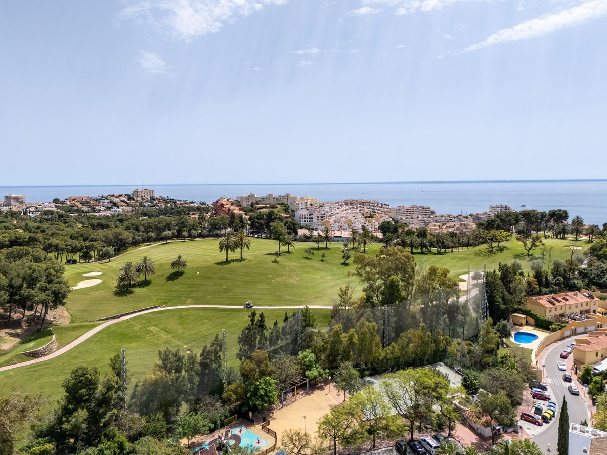 Se vende Apartamento Planta Media de 2 dormitorios en Costa Del Sol, Málaga, España