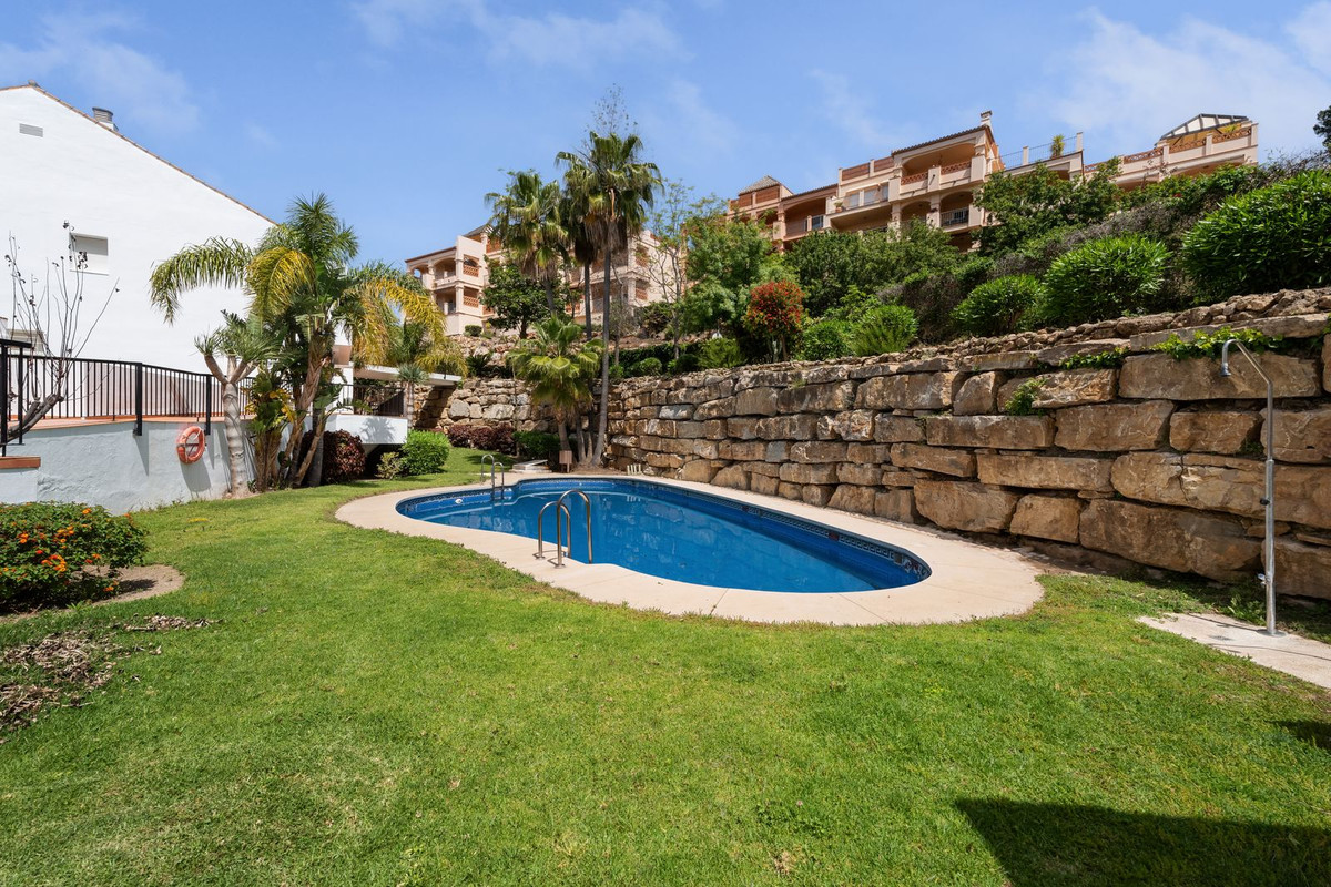 Se vende Apartamento Planta Media de 2 dormitorios en Costa Del Sol, Málaga, España