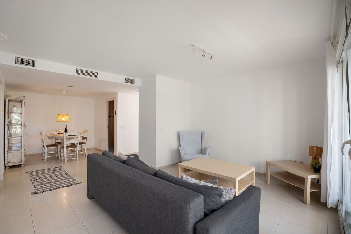 Se vende Apartamento Planta Media de 2 dormitorios en Costa Del Sol, Málaga, España