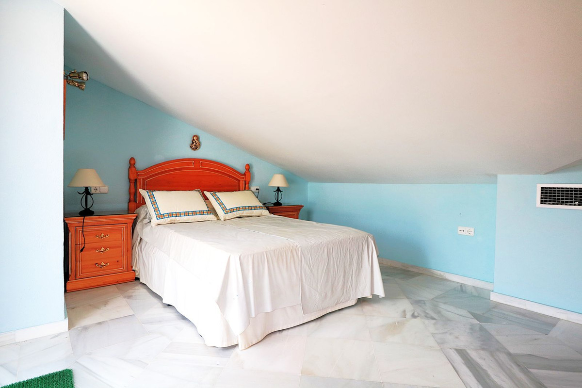 4 Bed Apartment for sale in Bel Air Costa Del Sol, Málaga, Spain