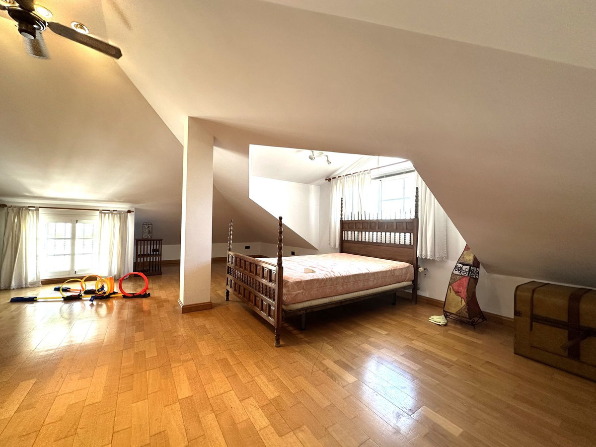 5 Bed Townhouse for sale in San Pedro De Alcántara Costa Del Sol, Málaga, Spain