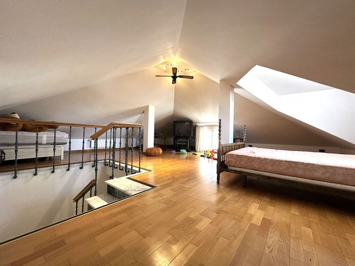 5 Bed Townhouse for sale in San Pedro De Alcántara Costa Del Sol, Málaga, Spain