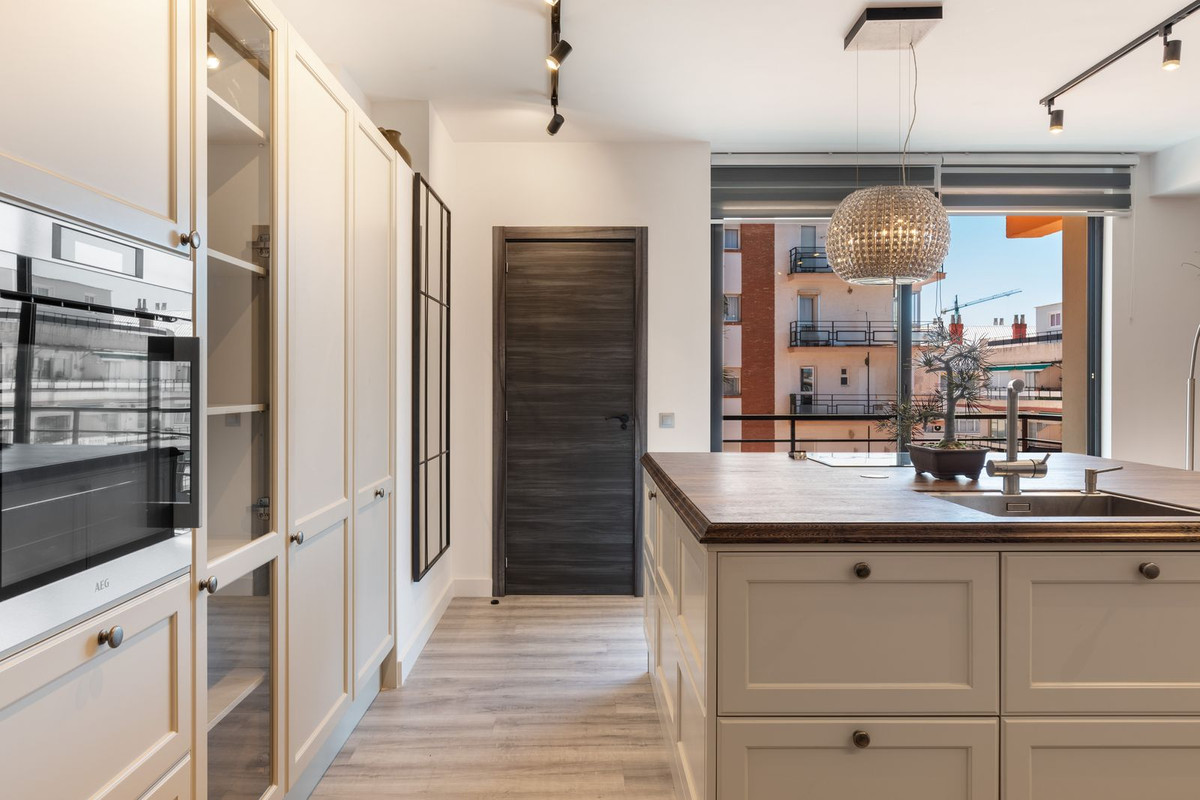 2 Bed Apartment for sale in Fuengirola Costa Del Sol, Málaga, Spain