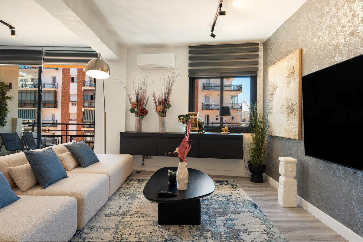2 Bed Apartment for sale in Fuengirola Costa Del Sol, Málaga, Spain