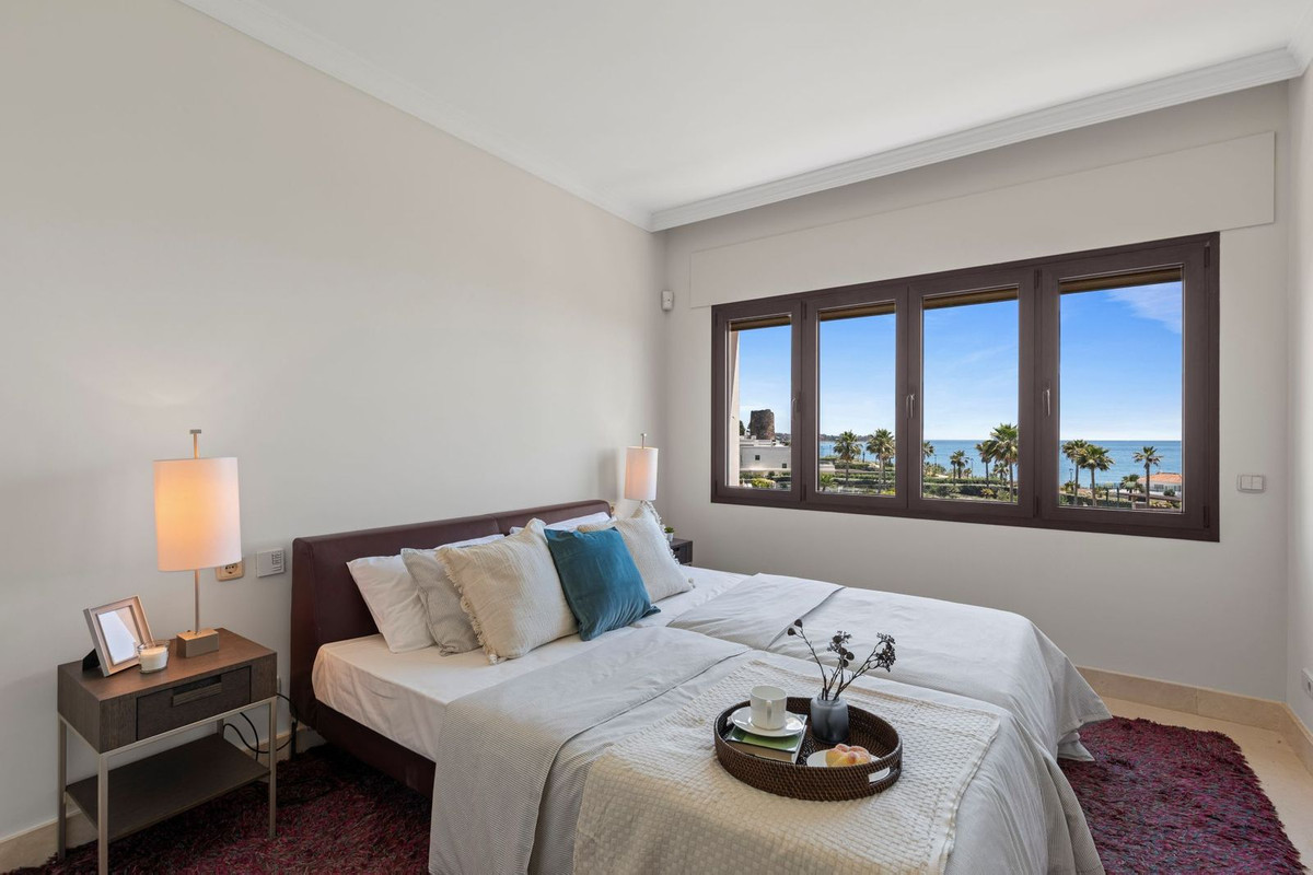 3 Bed Apartment for sale in Estepona Costa Del Sol, Málaga, Spain