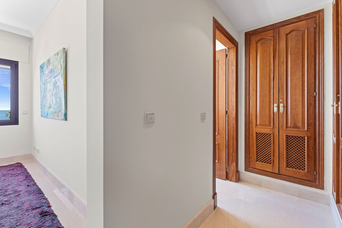 3 Bed Apartment for sale in Estepona Costa Del Sol, Málaga, Spain