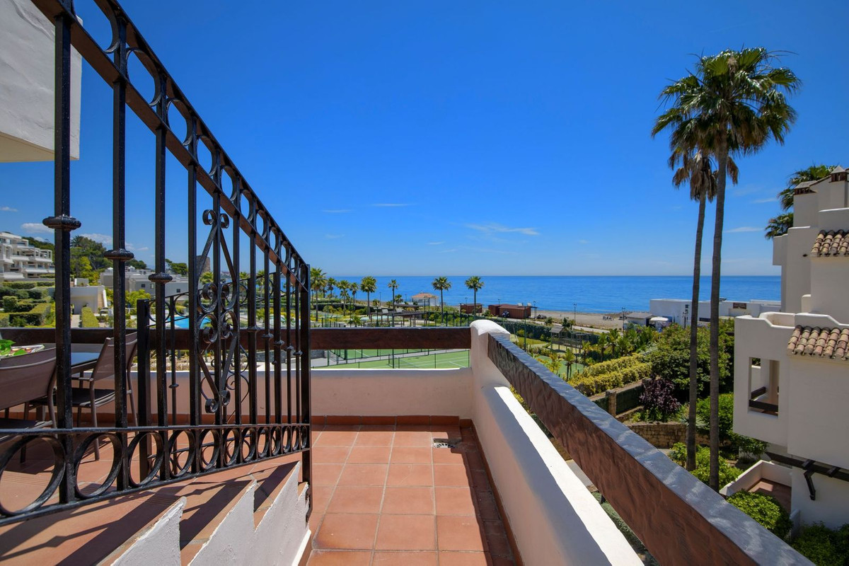 3 Bed Apartment for sale in Estepona Costa Del Sol, Málaga, Spain