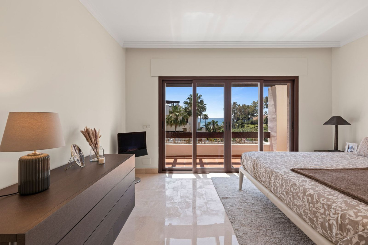 3 Bed Apartment for sale in Estepona Costa Del Sol, Málaga, Spain