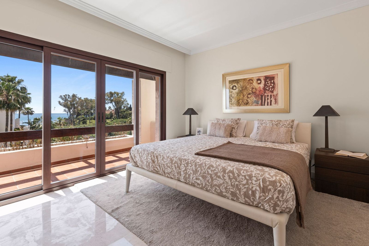 3 Bed Apartment for sale in Estepona Costa Del Sol, Málaga, Spain