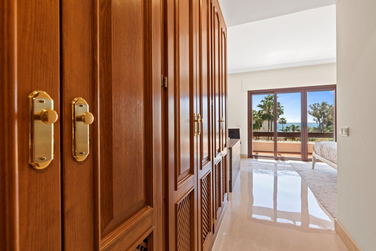3 Bed Apartment for sale in Estepona Costa Del Sol, Málaga, Spain