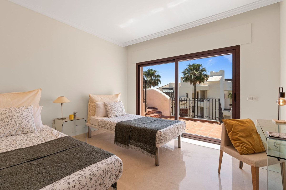 3 Bed Apartment for sale in Estepona Costa Del Sol, Málaga, Spain