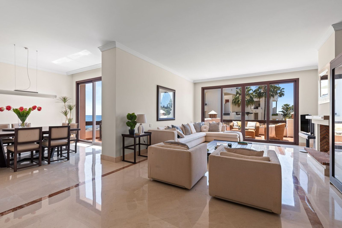 3 Bed Apartment for sale in Estepona Costa Del Sol, Málaga, Spain