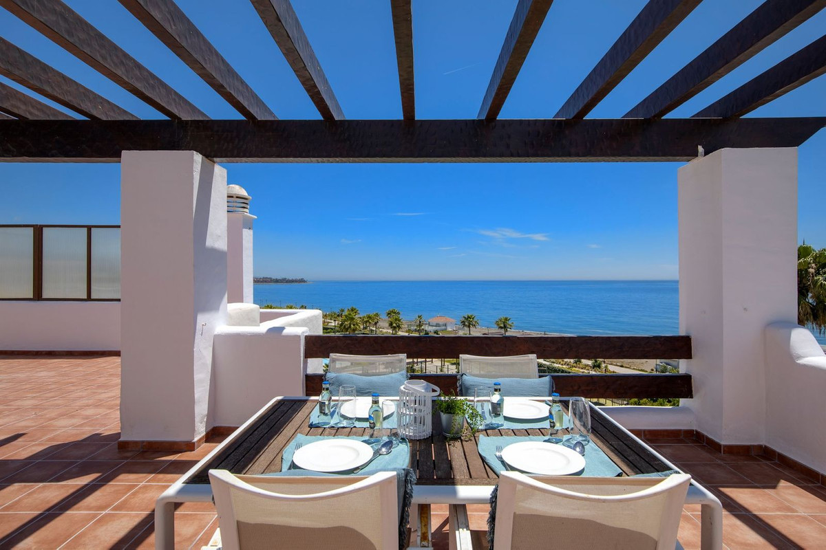 3 Bed Apartment for sale in Estepona Costa Del Sol, Málaga, Spain