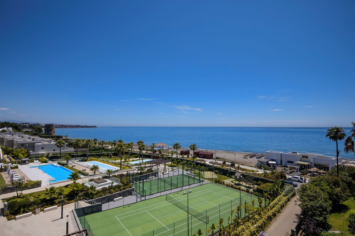 3 Bed Apartment for sale in Estepona Costa Del Sol, Málaga, Spain