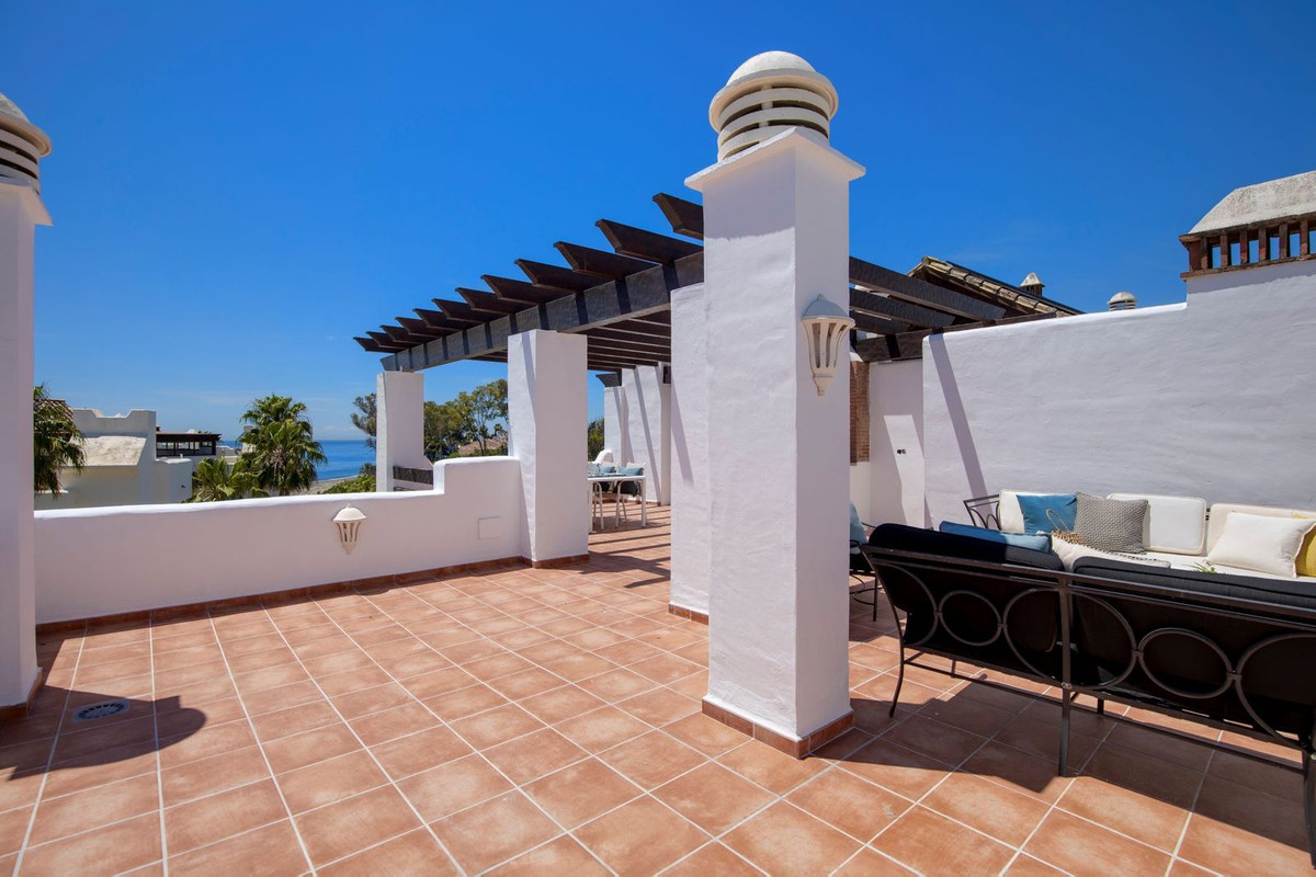 3 Bed Apartment for sale in Estepona Costa Del Sol, Málaga, Spain