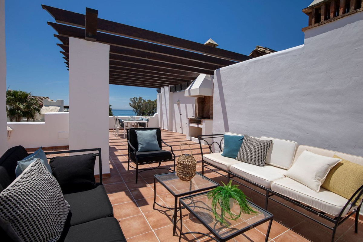 3 Bed Apartment for sale in Estepona Costa Del Sol, Málaga, Spain