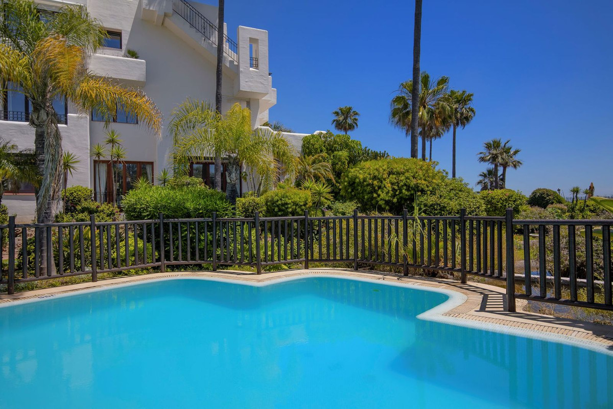 3 Bed Apartment for sale in Estepona Costa Del Sol, Málaga, Spain