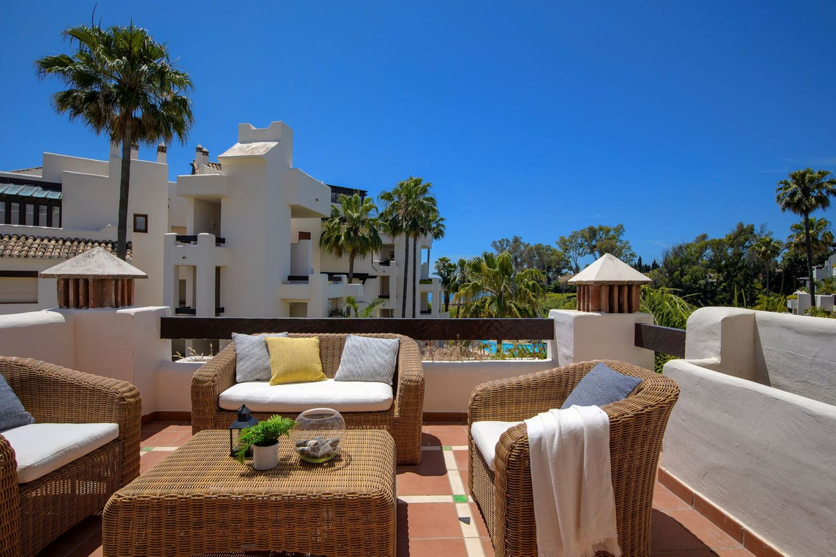 3 Bed Apartment for sale in Estepona Costa Del Sol, Málaga, Spain