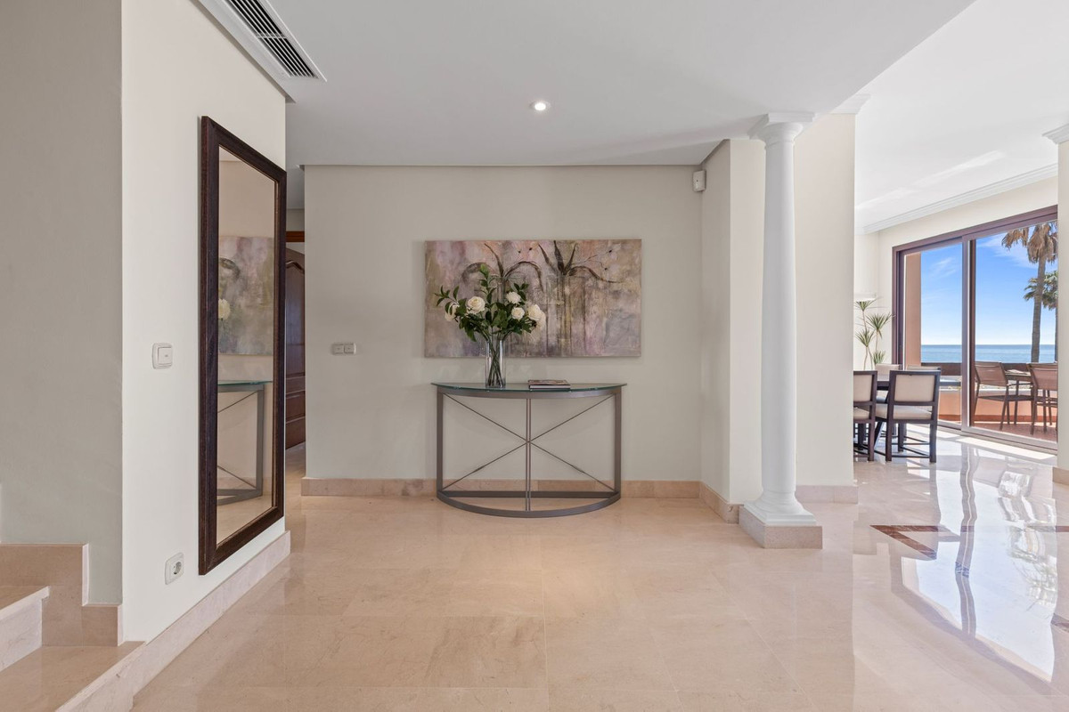 3 Bed Apartment for sale in Estepona Costa Del Sol, Málaga, Spain