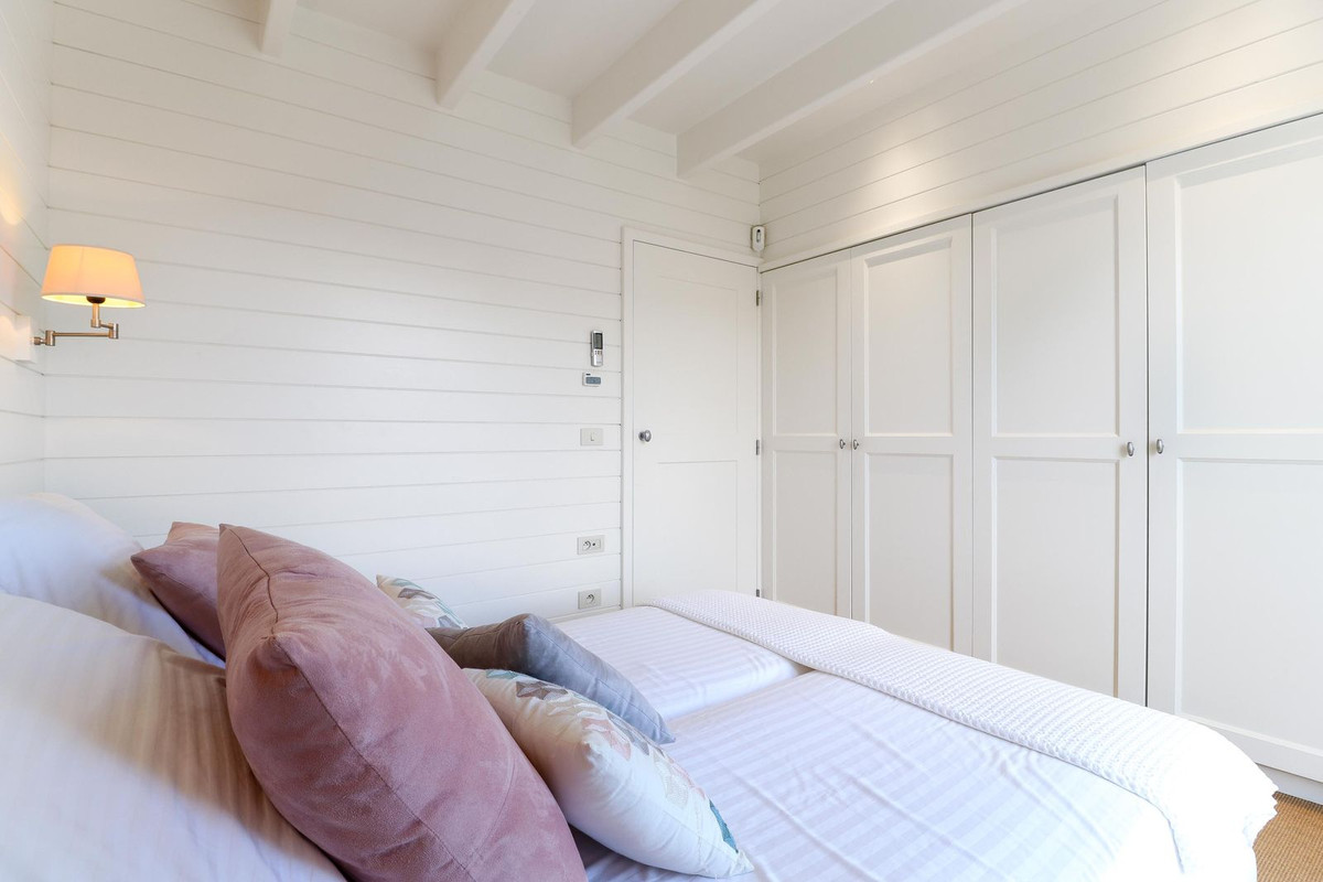 4 Bed Townhouse for sale in Benahavís Costa Del Sol, Málaga, Spain