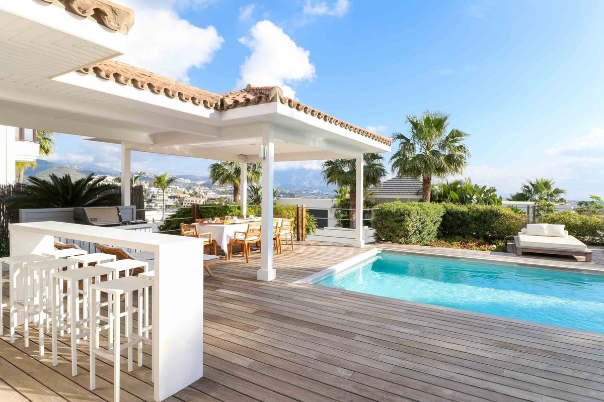 4 Bed Townhouse for sale in Benahavís Costa Del Sol, Málaga, Spain
