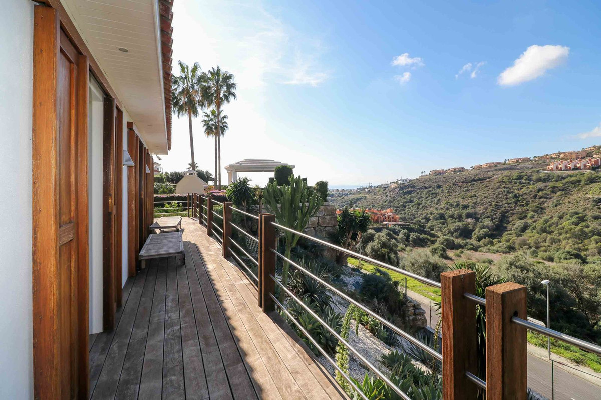 4 Bed Townhouse for sale in Benahavís Costa Del Sol, Málaga, Spain