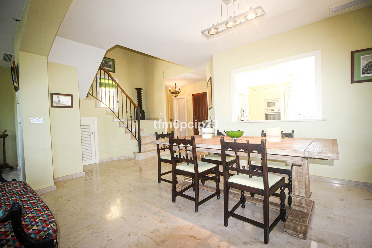 Se vende Ático Dúplex de 4 dormitorios en Costa Del Sol, Cadiz, España